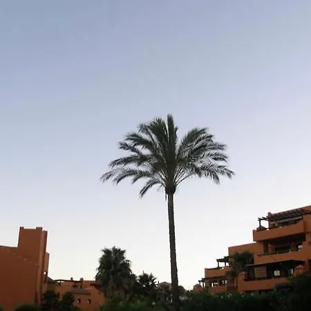 Precioso Con Jardin Y Piscina Comunitaria Apartmán Estepona