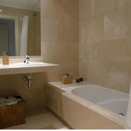 Apartmán Precioso Con Jardin Y Piscina Comunitaria Estepona