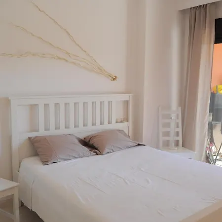 Apartmán Precioso Con Jardin Y Piscina Comunitaria Estepona